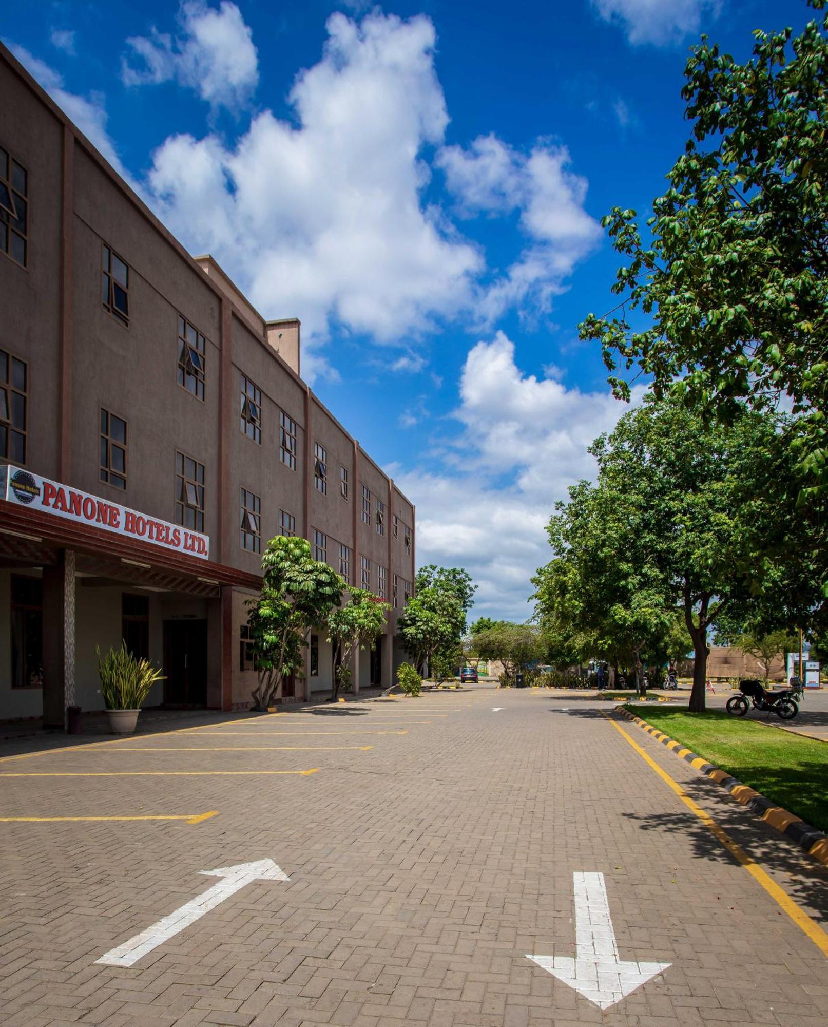 Panone Hotels - King'Ori Kilimanjaro Airport モシ エクステリア 写真